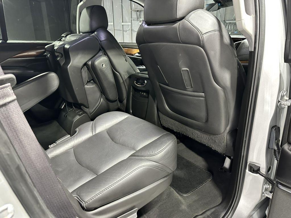 Cadillac Escalade Luxury 4WD 2017