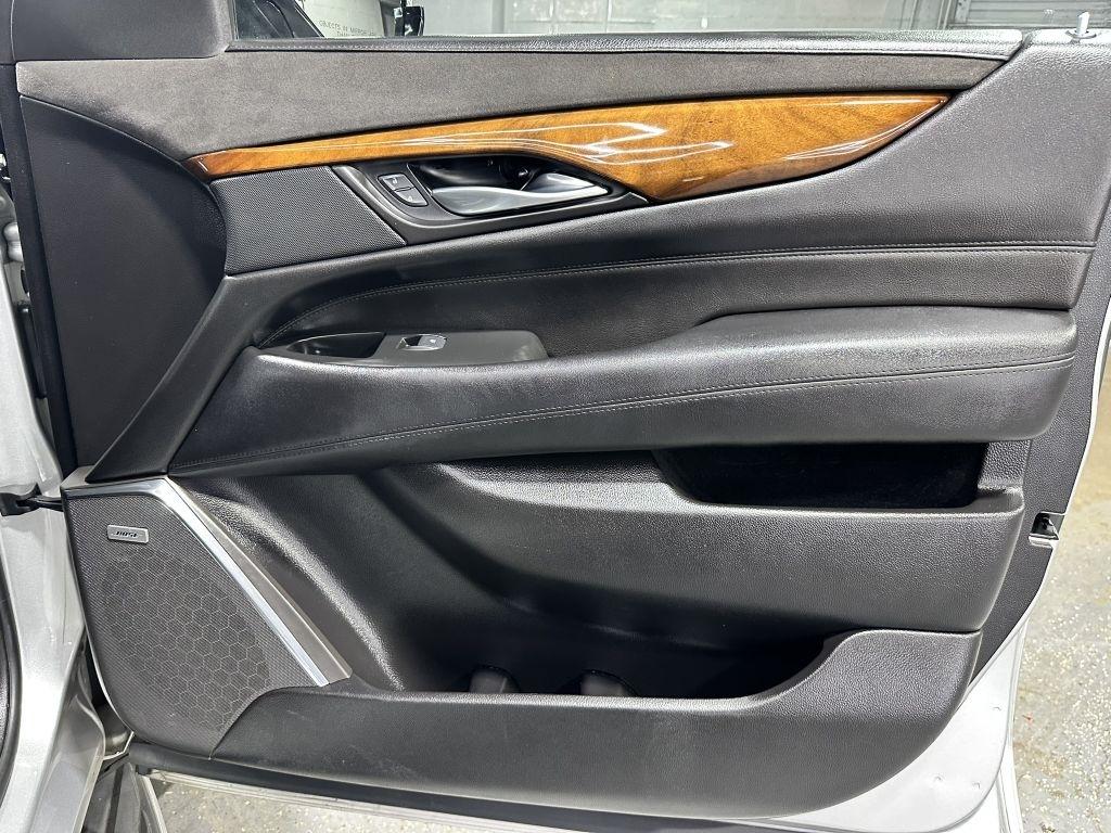 Cadillac Escalade Luxury 4WD 2017