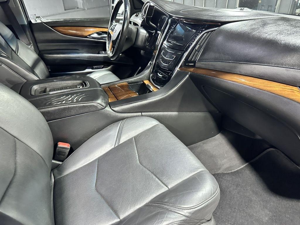 Cadillac Escalade Luxury 4WD 2017