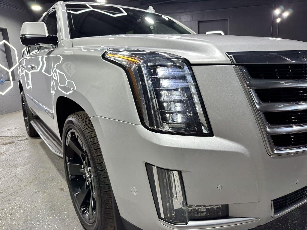Cadillac Escalade Luxury 4WD 2017
