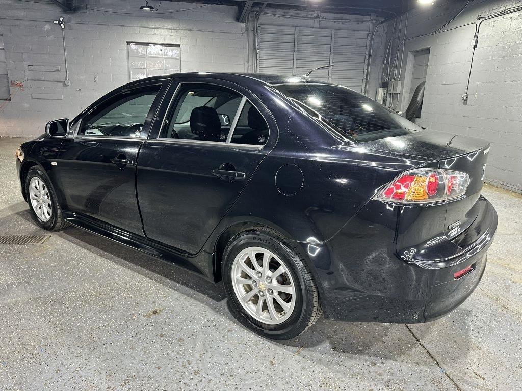 Mitsubishi Lancer ES 2014