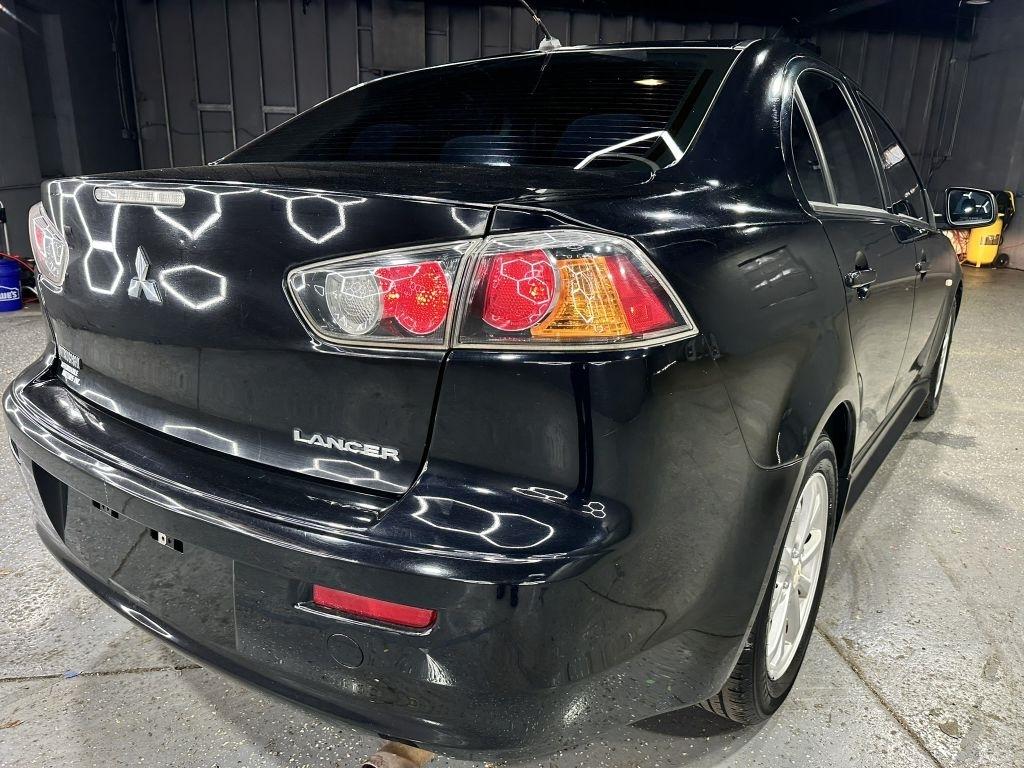 Mitsubishi Lancer ES 2014