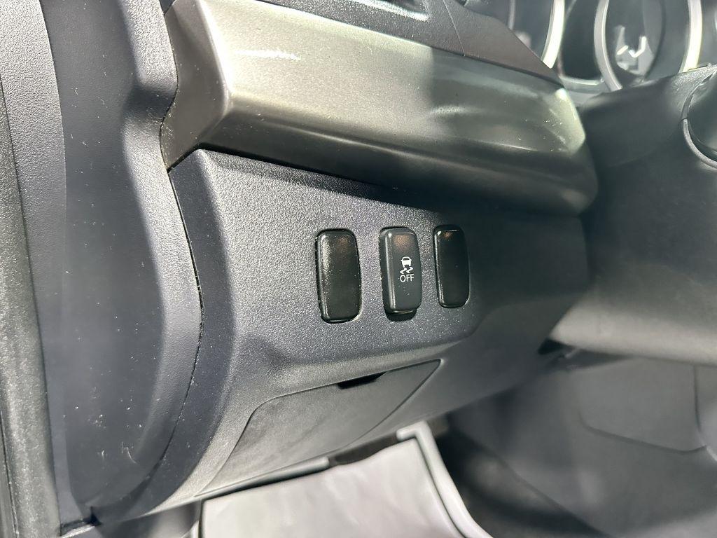 Mitsubishi Lancer ES 2014