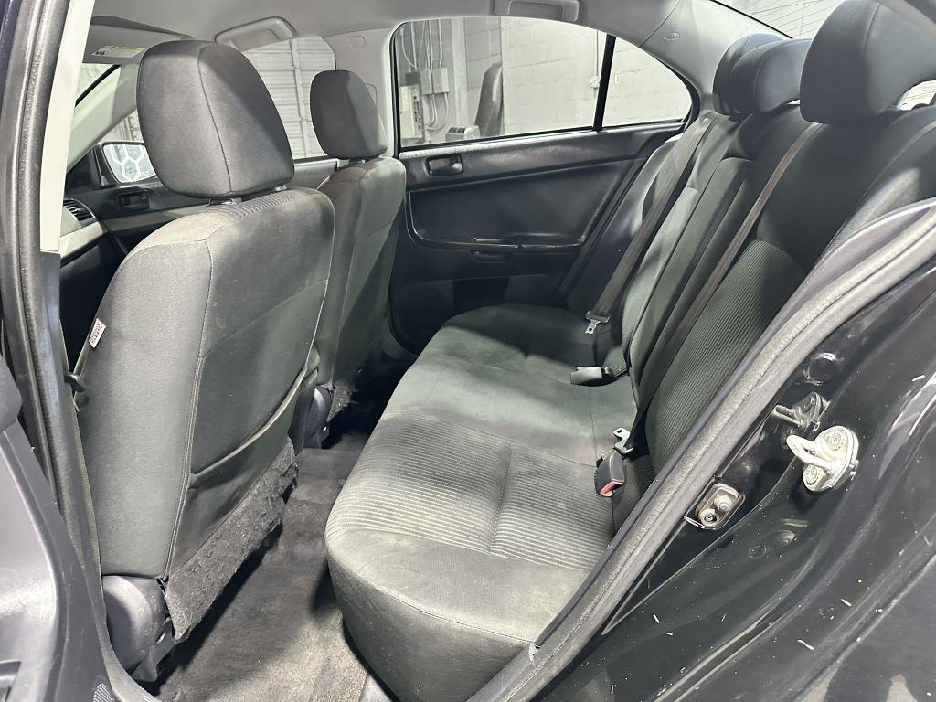 Mitsubishi Lancer ES 2014