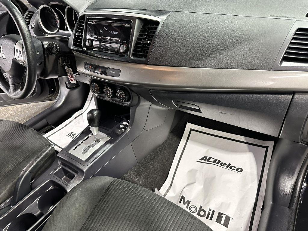 Mitsubishi Lancer ES 2014