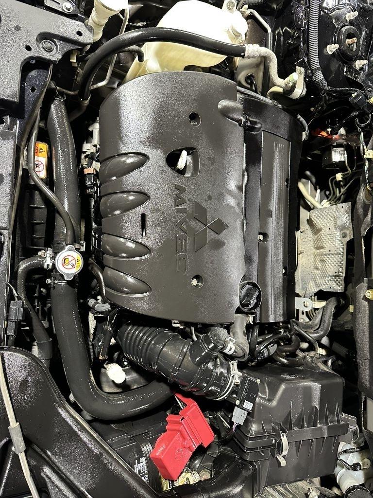 Mitsubishi Lancer ES 2014