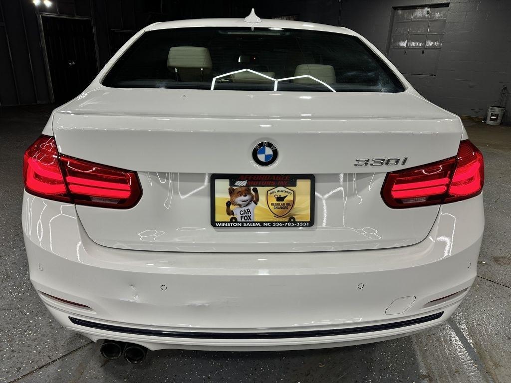 BMW 3-Series 330i SULEV Sedan 2017