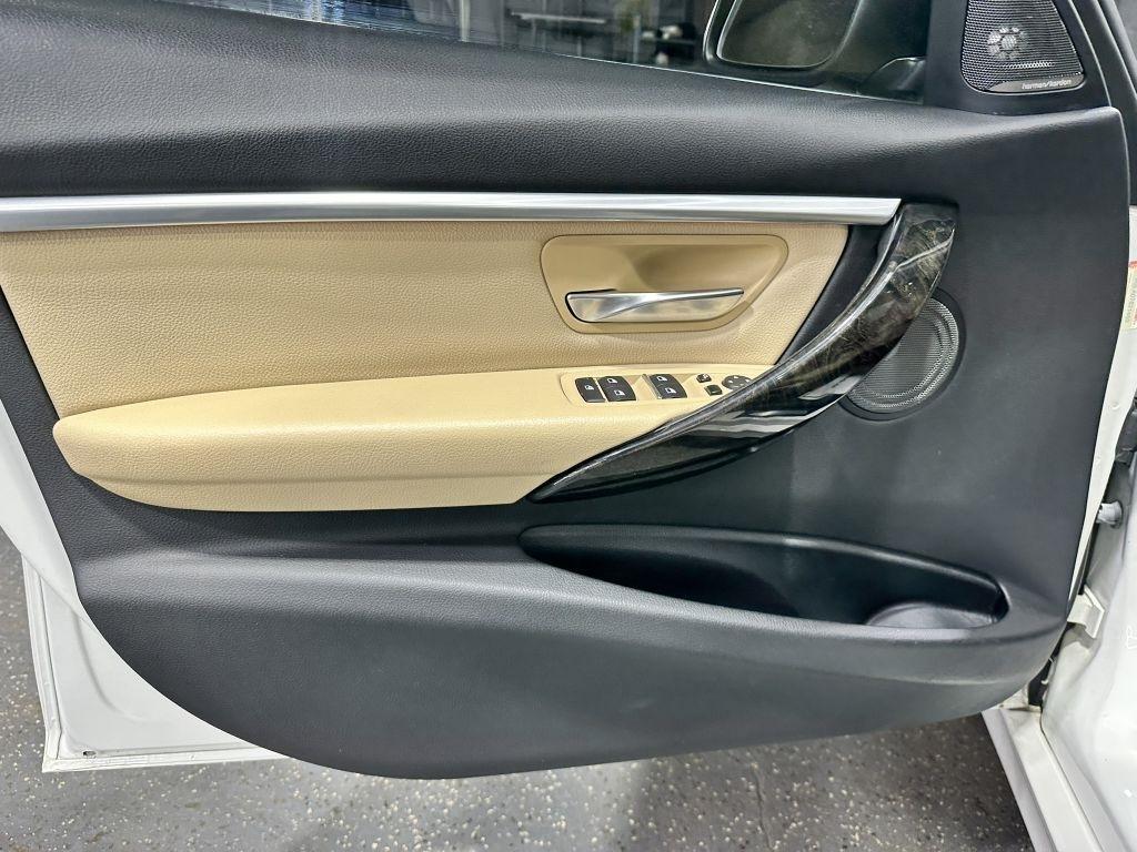 BMW 3-Series 330i SULEV Sedan 2017