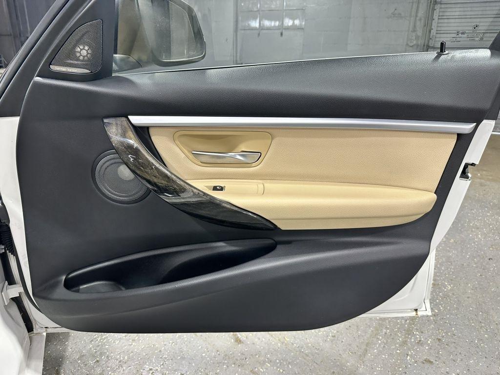 BMW 3-Series 330i SULEV Sedan 2017