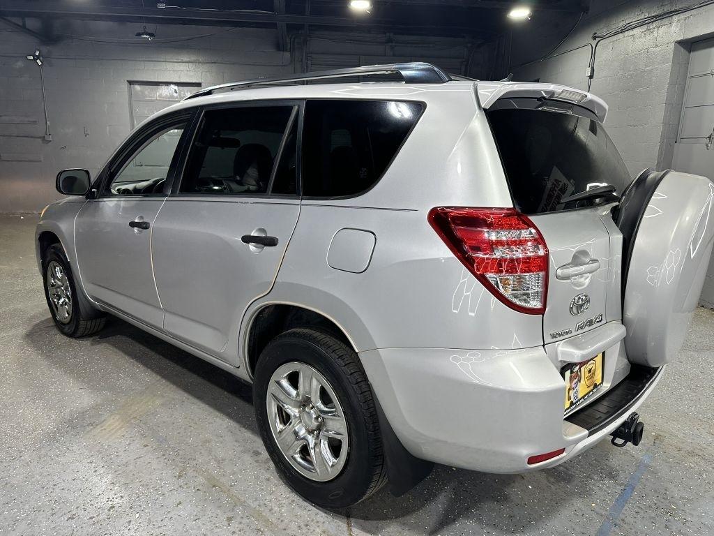 Toyota RAV4 Base I4 4WD 2010