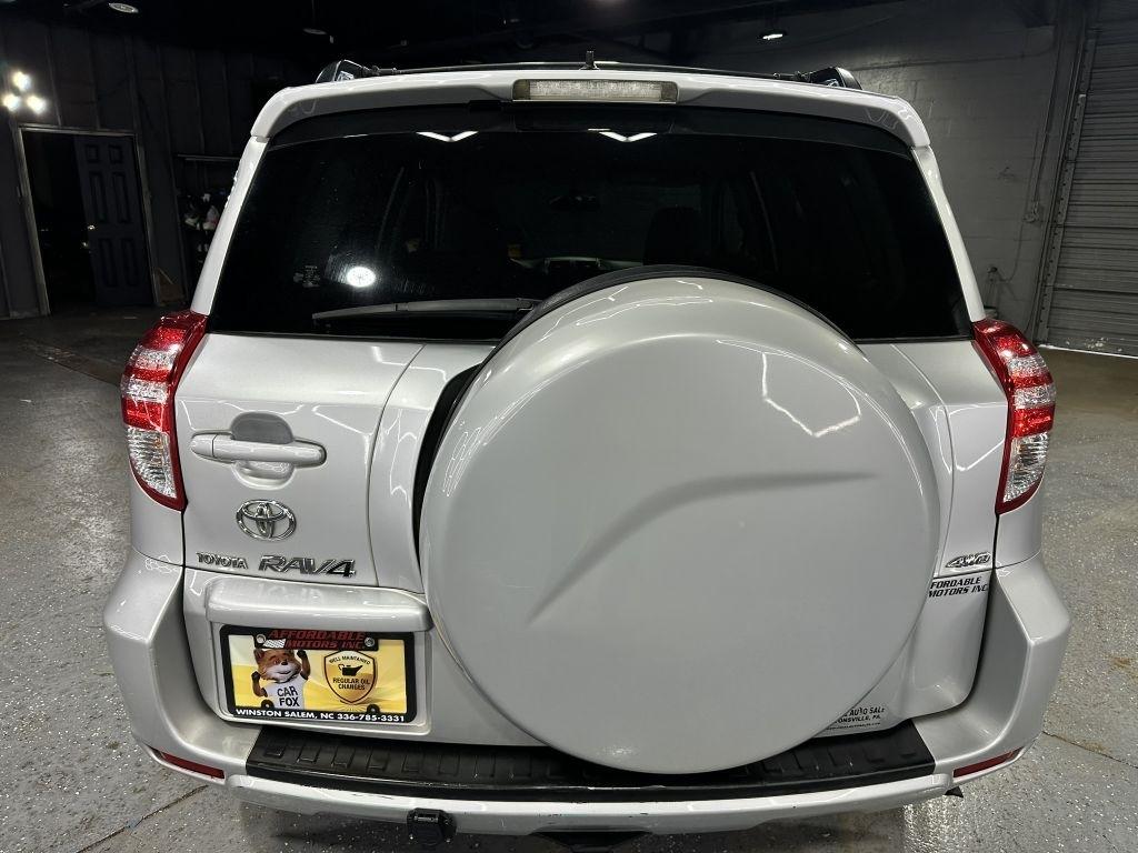 Toyota RAV4 Base I4 4WD 2010