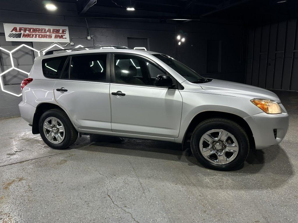 Toyota RAV4 Base I4 4WD 2010
