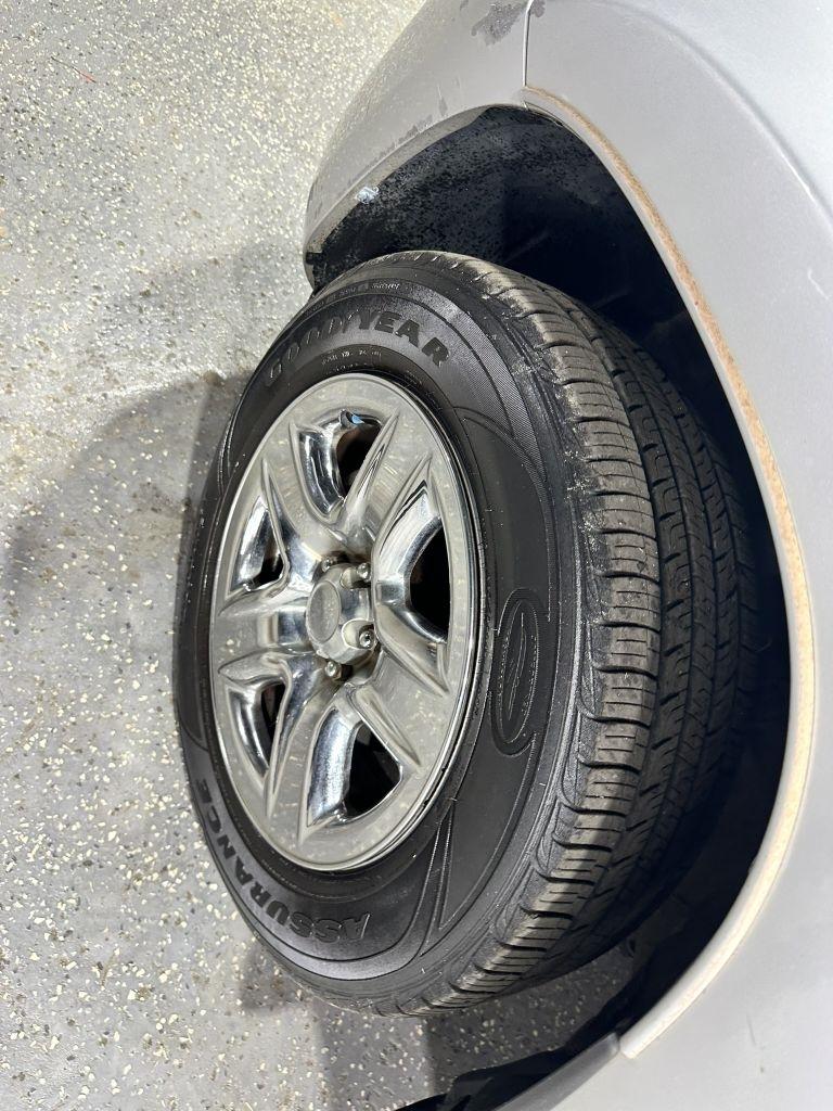 Toyota RAV4 Base I4 4WD 2010