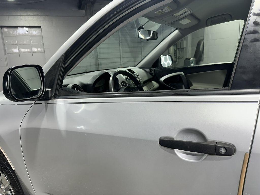 Toyota RAV4 Base I4 4WD 2010