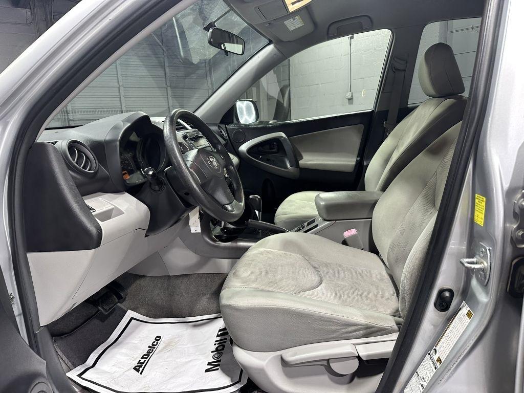Toyota RAV4 Base I4 4WD 2010