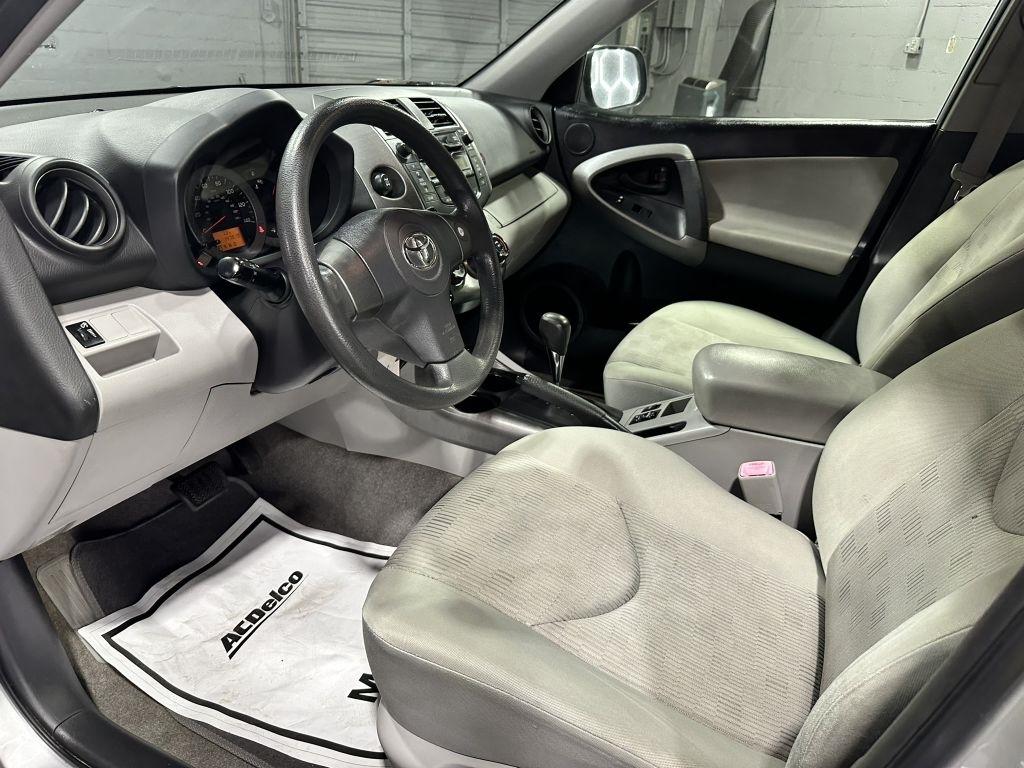 Toyota RAV4 Base I4 4WD 2010