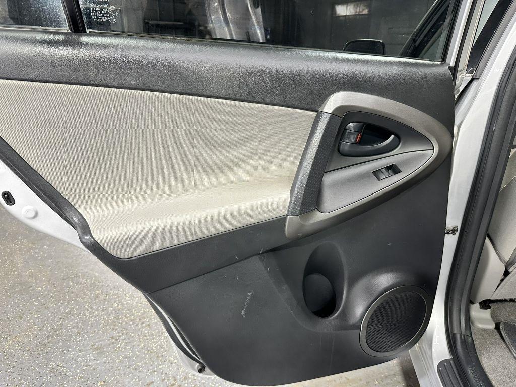 Toyota RAV4 Base I4 4WD 2010