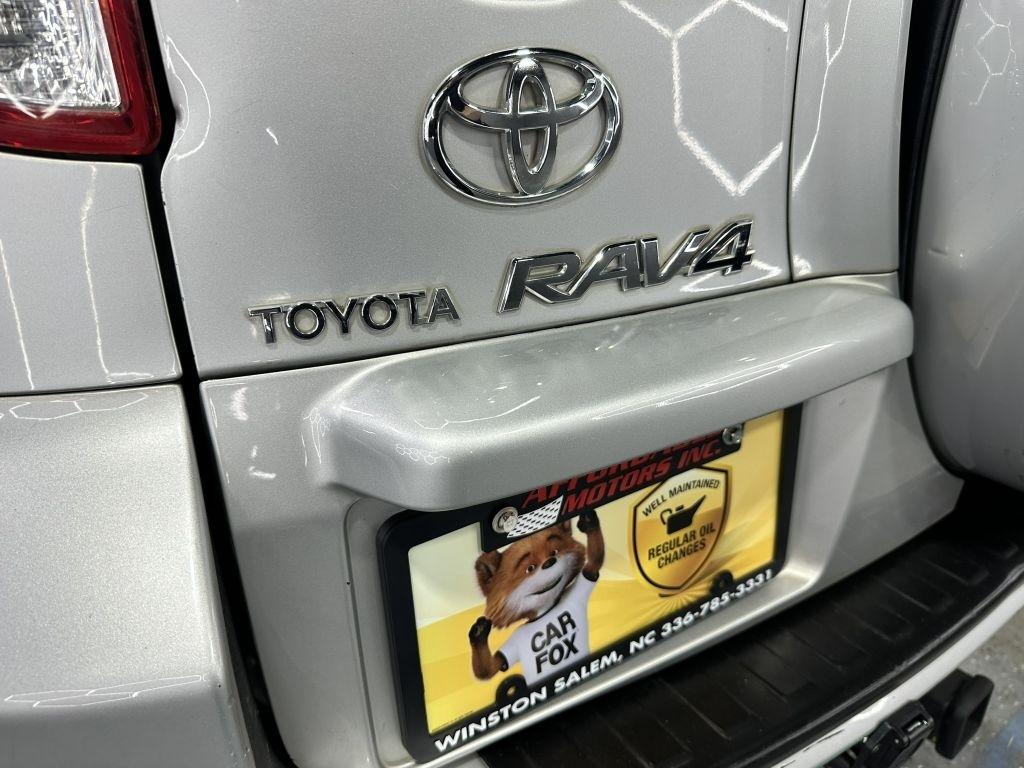 Toyota RAV4 Base I4 4WD 2010