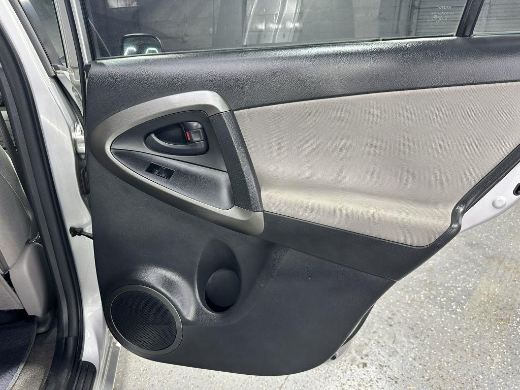Toyota RAV4 Base I4 4WD 2010