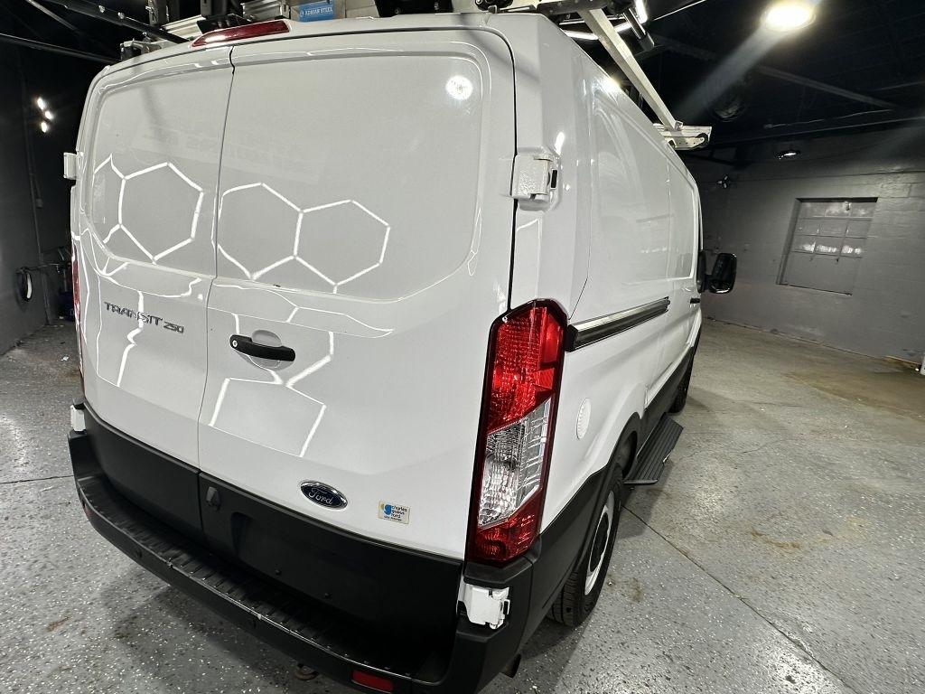 Ford Transit 250 Van Low Roof w/Sliding Pass. 130-in. WB 2020