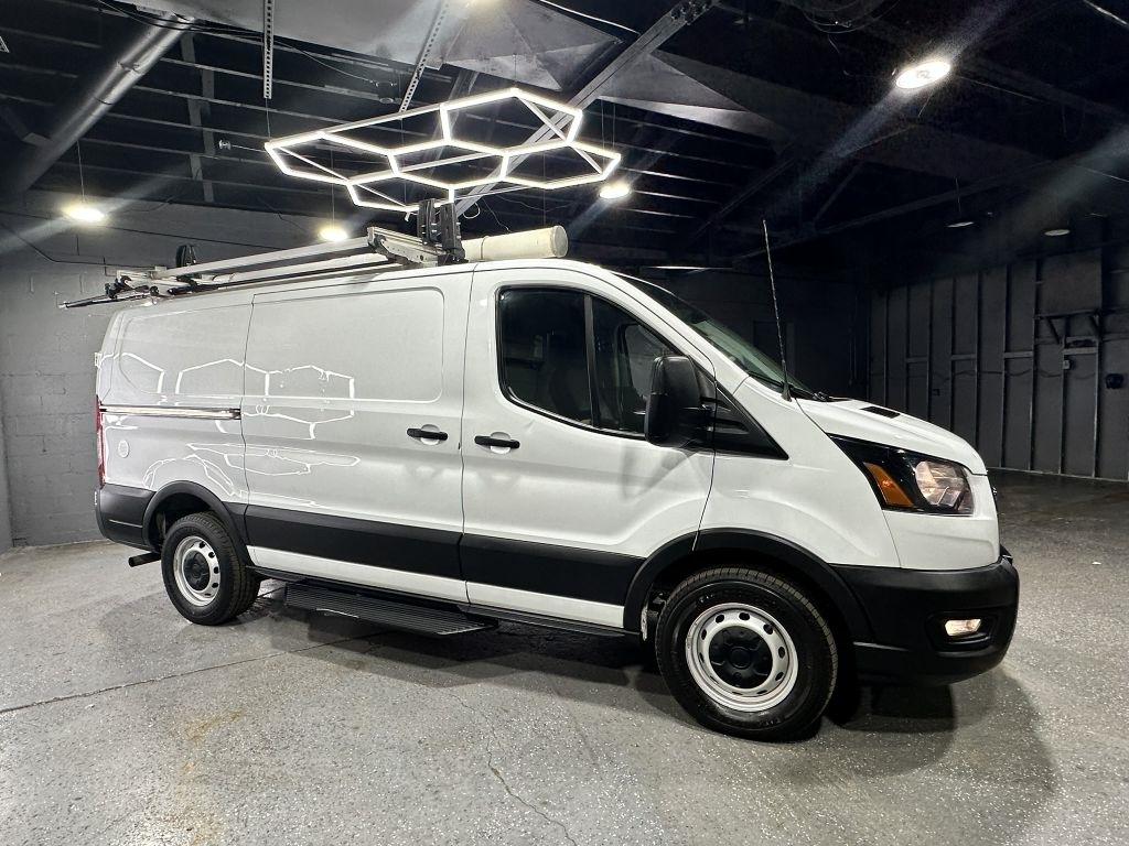 Ford Transit 250 Van Low Roof w/Sliding Pass. 130-in. WB 2020