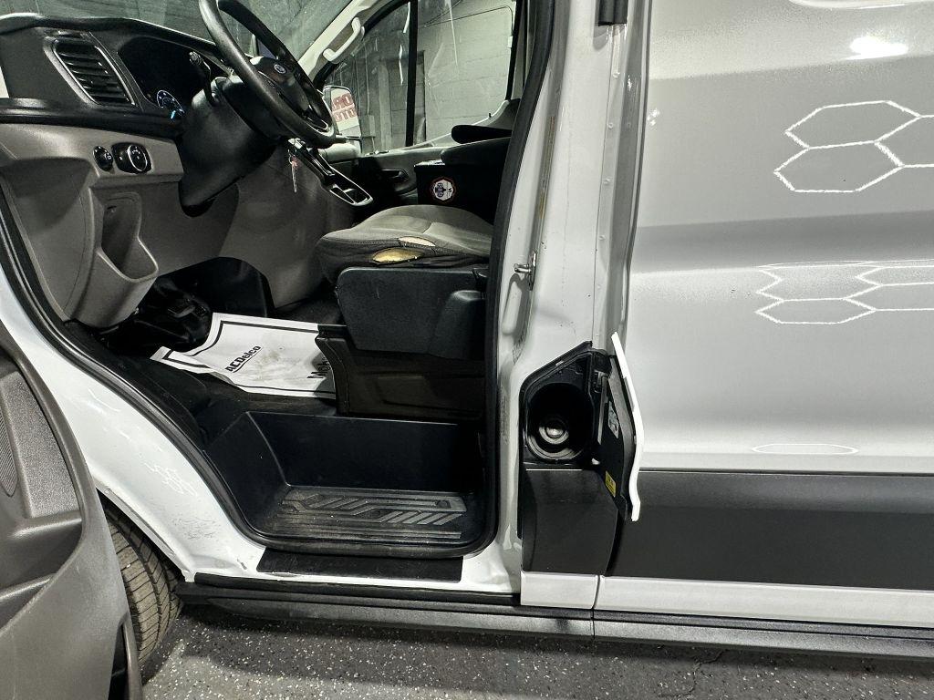 Ford Transit 250 Van Low Roof w/Sliding Pass. 130-in. WB 2020
