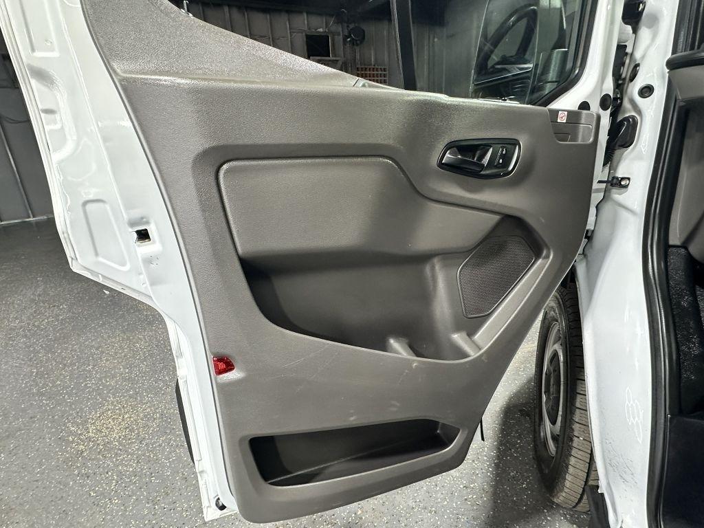 Ford Transit 250 Van Low Roof w/Sliding Pass. 130-in. WB 2020