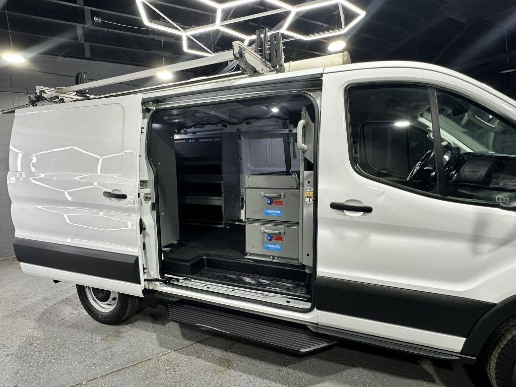 Ford Transit 250 Van Low Roof w/Sliding Pass. 130-in. WB 2020