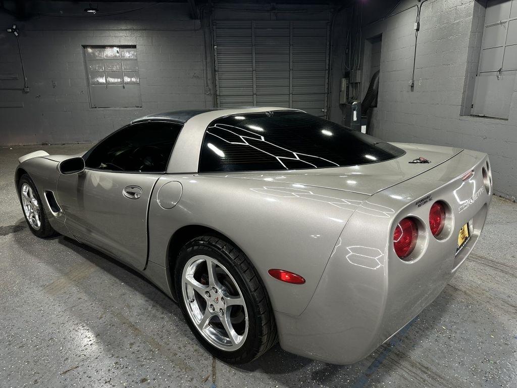 Chevrolet Corvette  2002