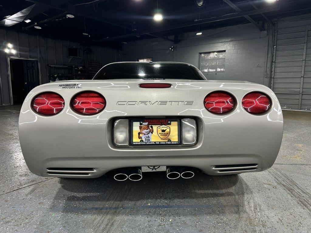 Chevrolet Corvette  2002