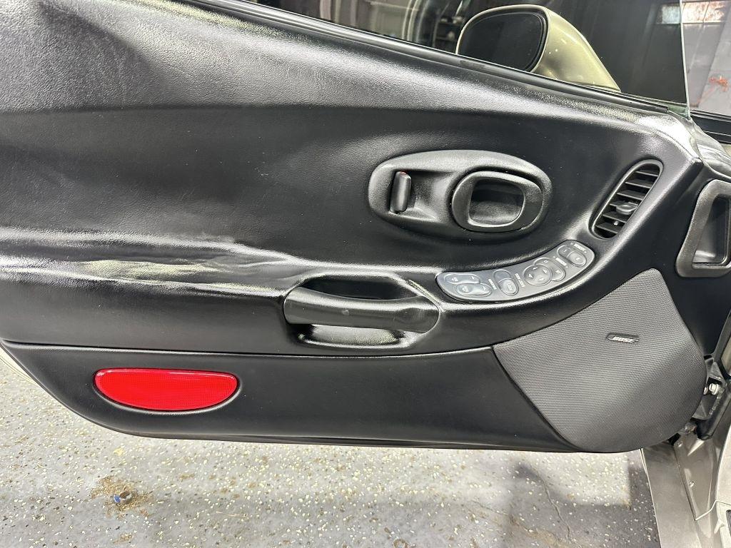 Chevrolet Corvette  2002
