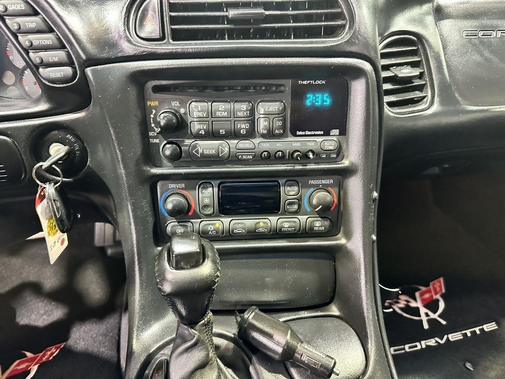 Chevrolet Corvette  2002