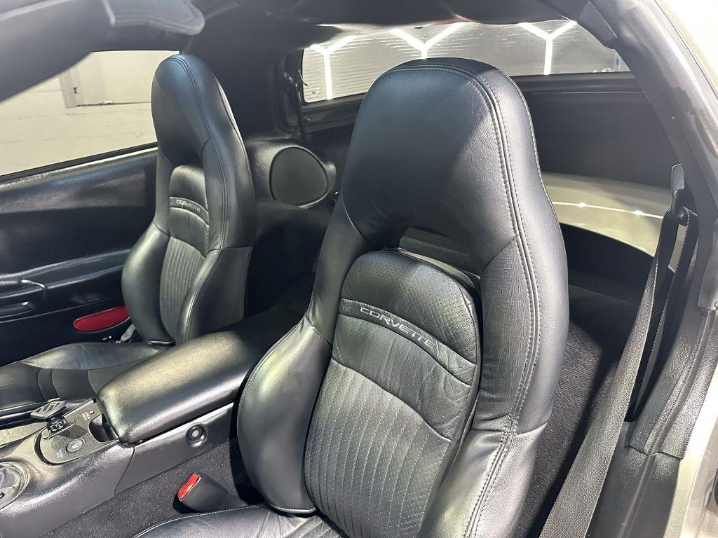 Chevrolet Corvette  2002
