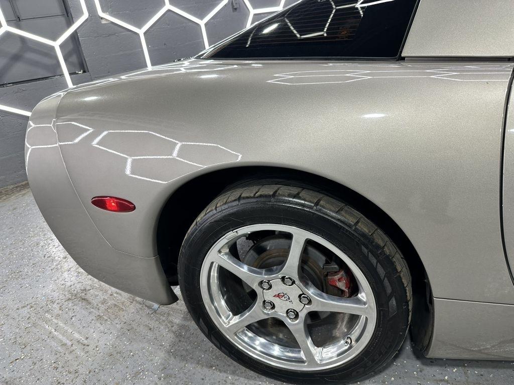 Chevrolet Corvette  2002