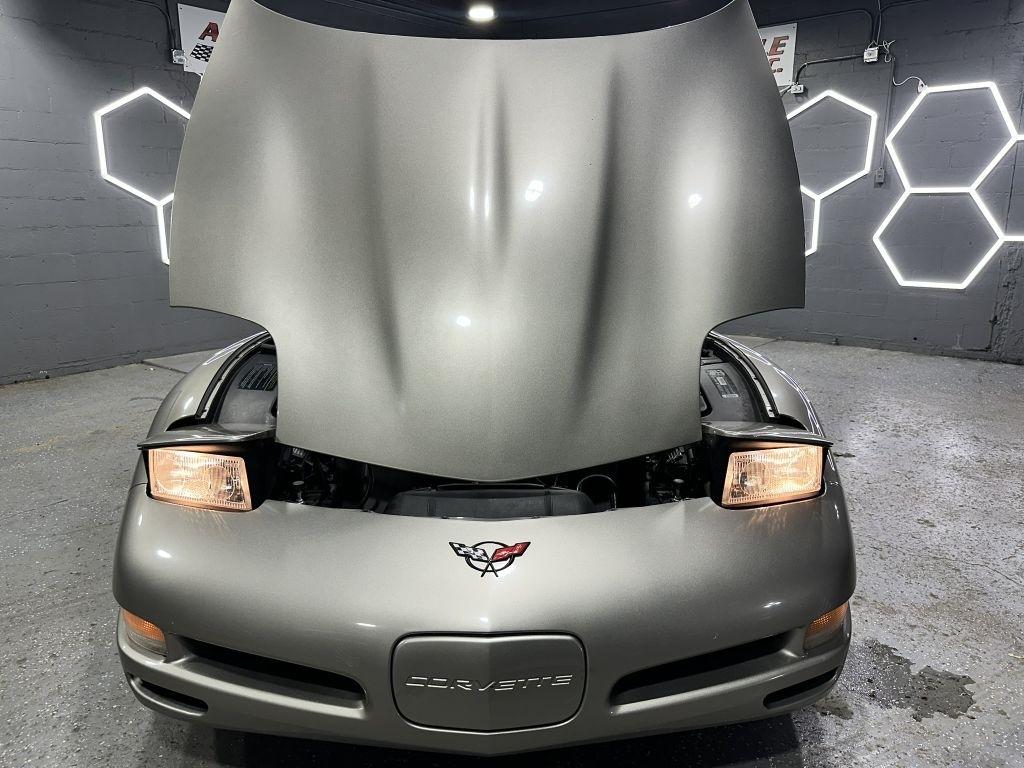 Chevrolet Corvette  2002
