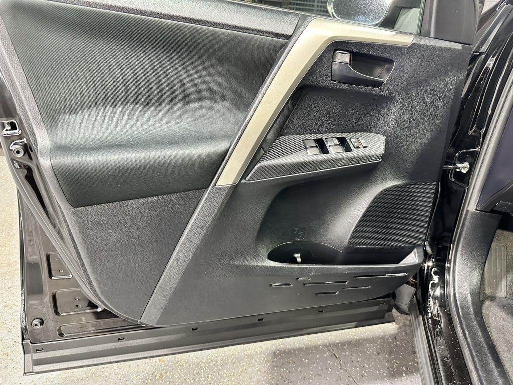 Toyota RAV4 LE AWD 2015