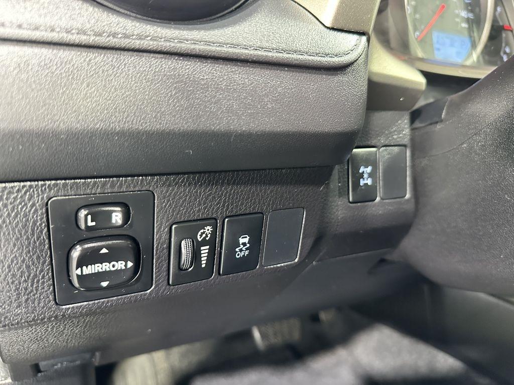Toyota RAV4 LE AWD 2015