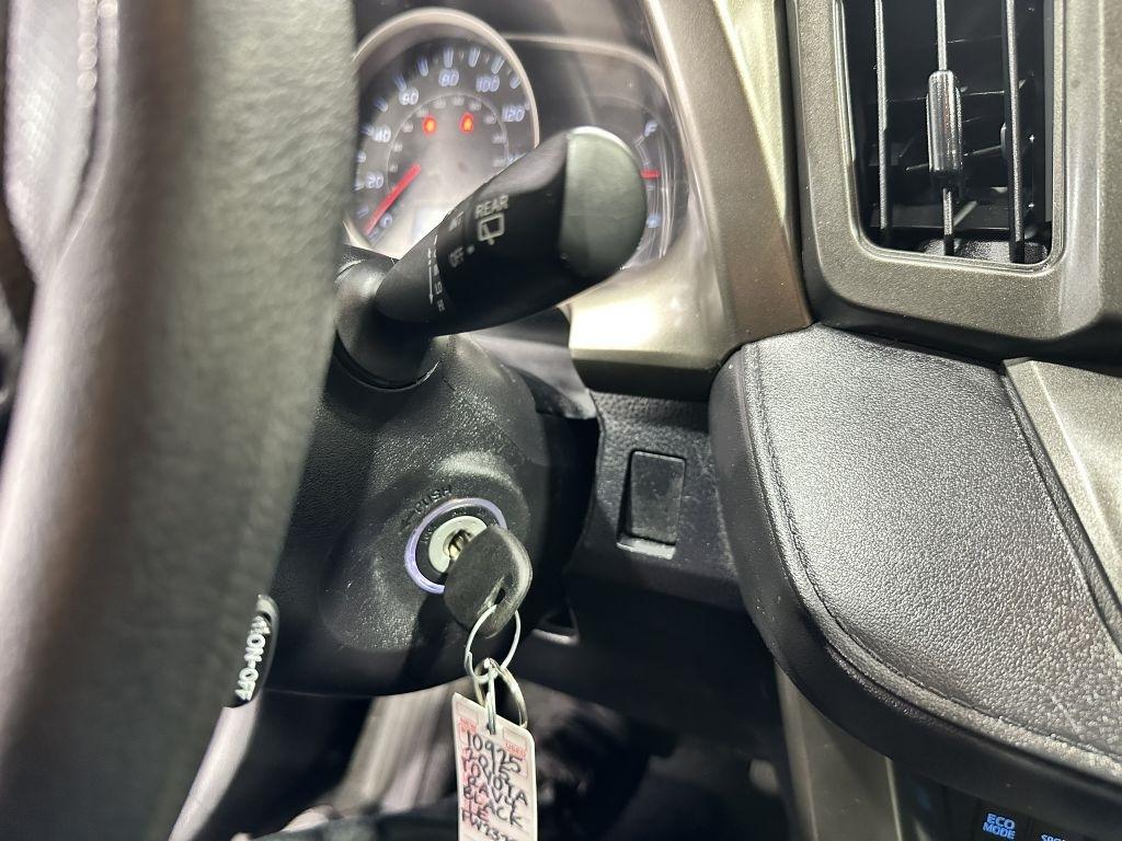 Toyota RAV4 LE AWD 2015