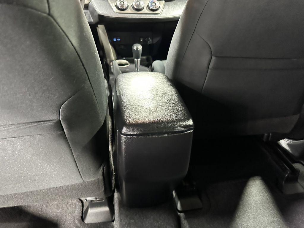 Toyota RAV4 LE AWD 2015