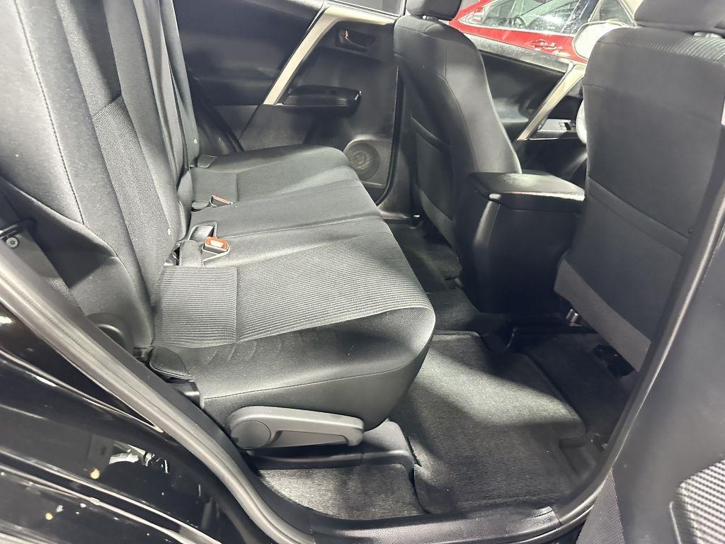 Toyota RAV4 LE AWD 2015