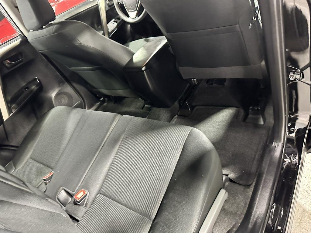 Toyota RAV4 LE AWD 2015