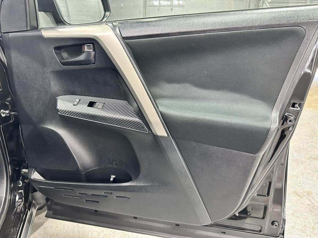 Toyota RAV4 LE AWD 2015