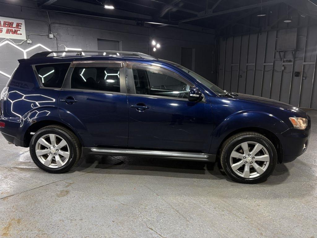Mitsubishi Outlander SE 4WD 2010