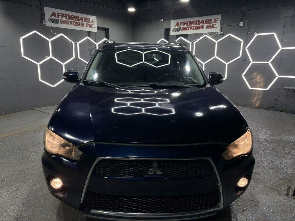 Mitsubishi Outlander SE 4WD 2010