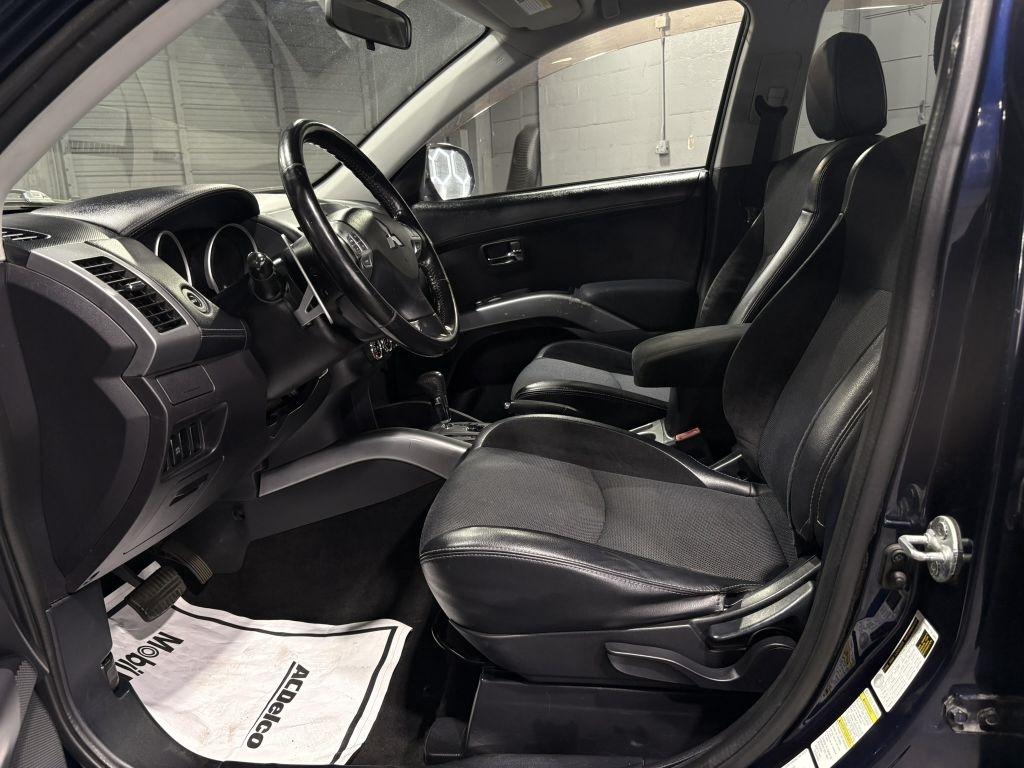 Mitsubishi Outlander SE 4WD 2010