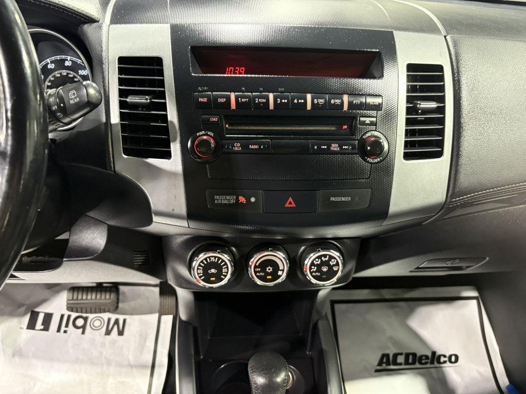 Mitsubishi Outlander SE 4WD 2010