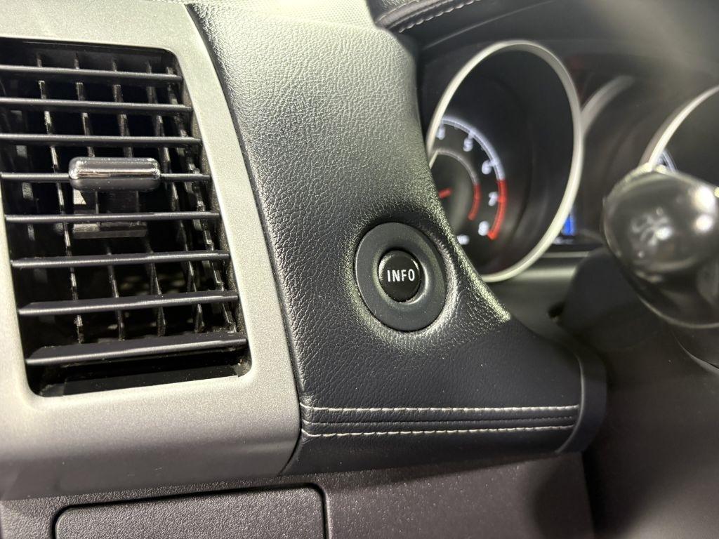 Mitsubishi Outlander SE 4WD 2010