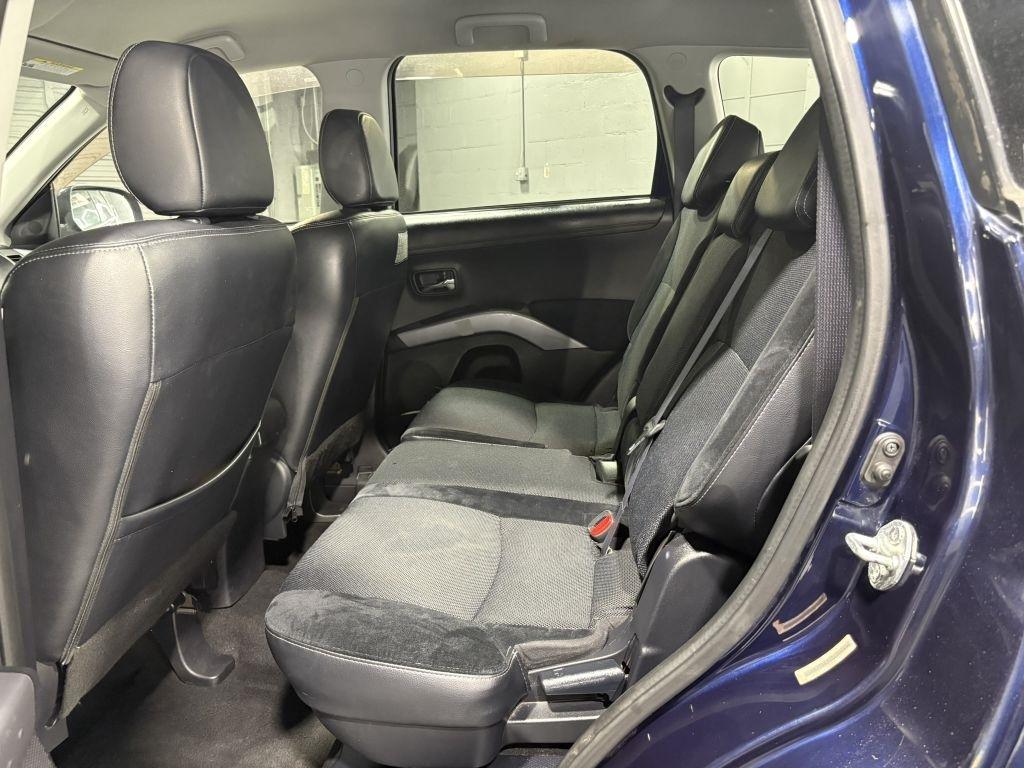 Mitsubishi Outlander SE 4WD 2010