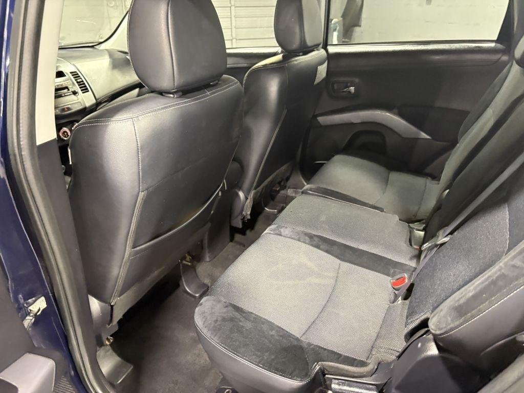 Mitsubishi Outlander SE 4WD 2010