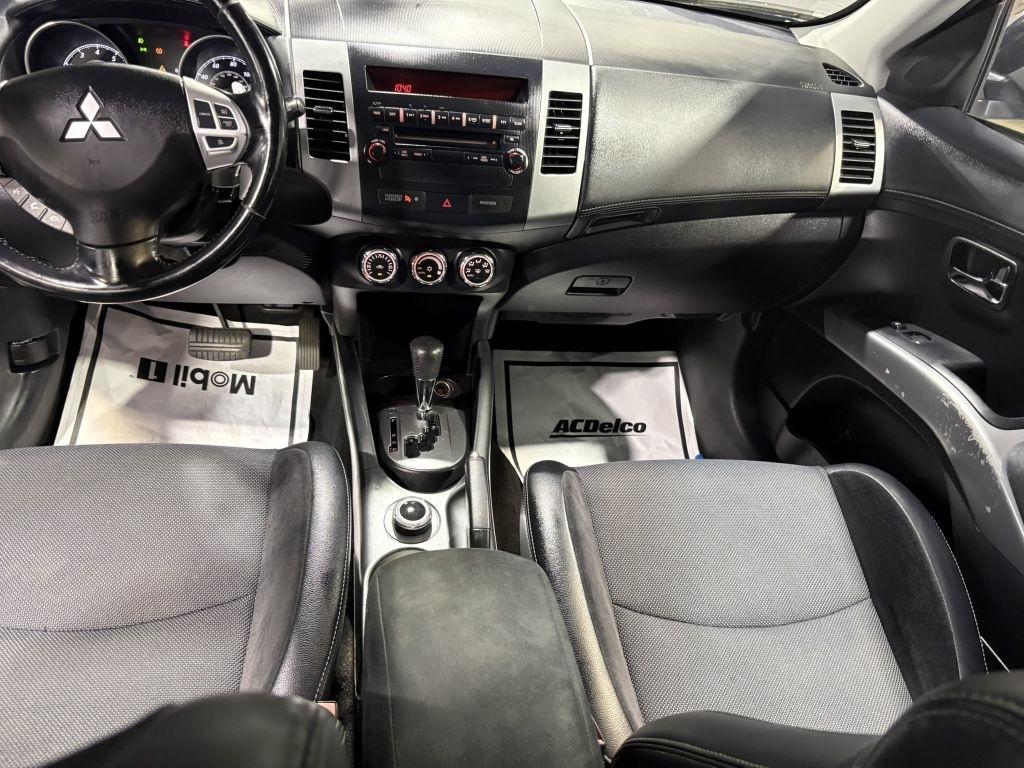 Mitsubishi Outlander SE 4WD 2010